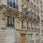 Apartment Chic And Calm Paris
