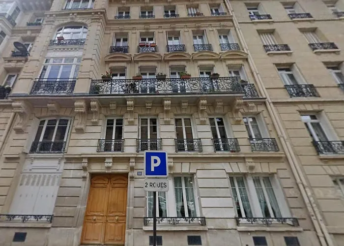 Chic And Calm Apartment Paris